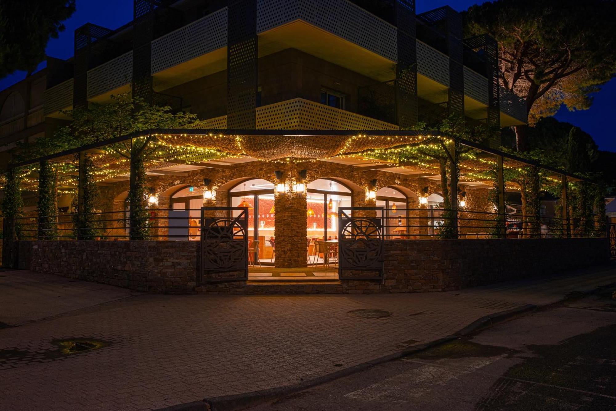 Hotel La Menado Кавалер-сюр-Мер Екстер'єр фото