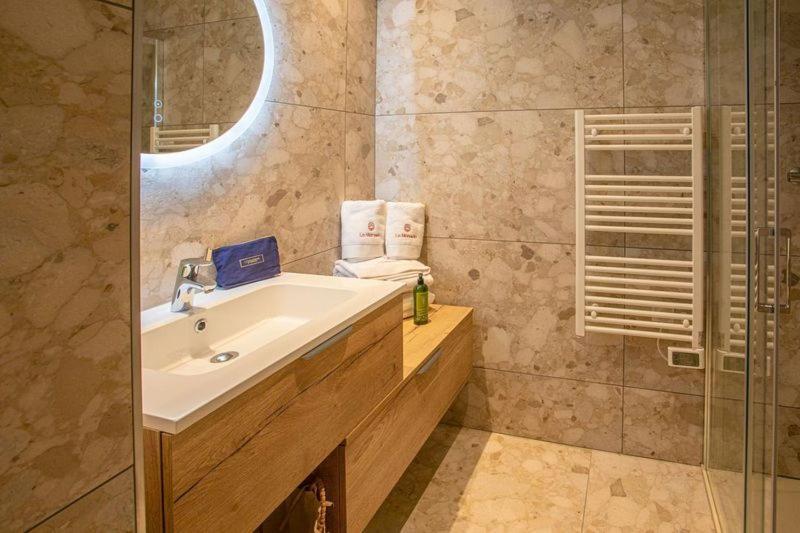 Hotel La Menado Кавалер-сюр-Мер Екстер'єр фото