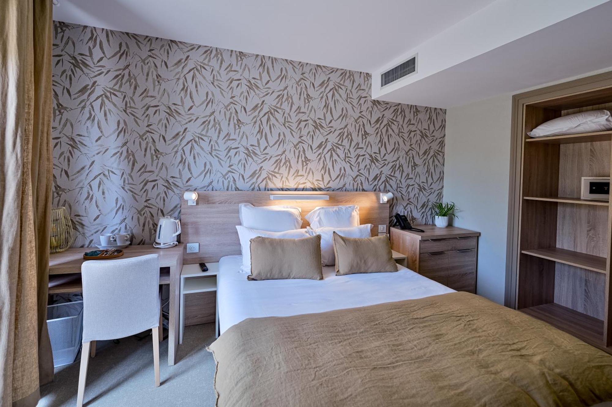 Hotel La Menado Кавалер-сюр-Мер Екстер'єр фото